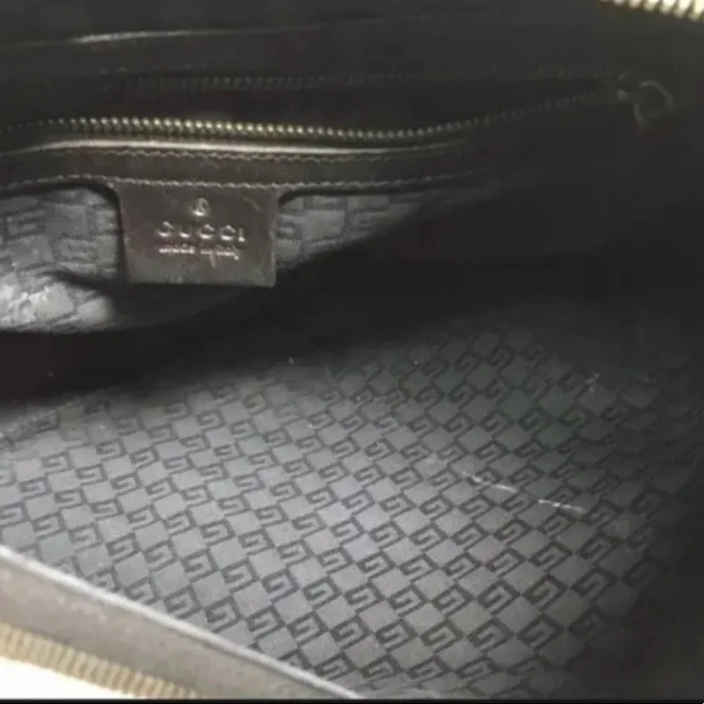 Gucci crescent handbag comes with COA